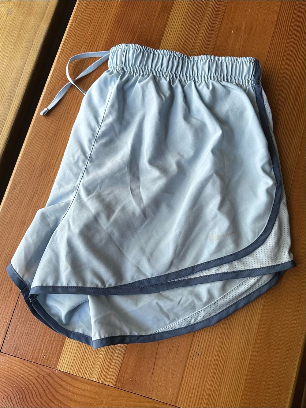 Nike Dri-Fit Tempo Women’s Running Shorts in Light Blue - Size XL - Picture 1 of 6